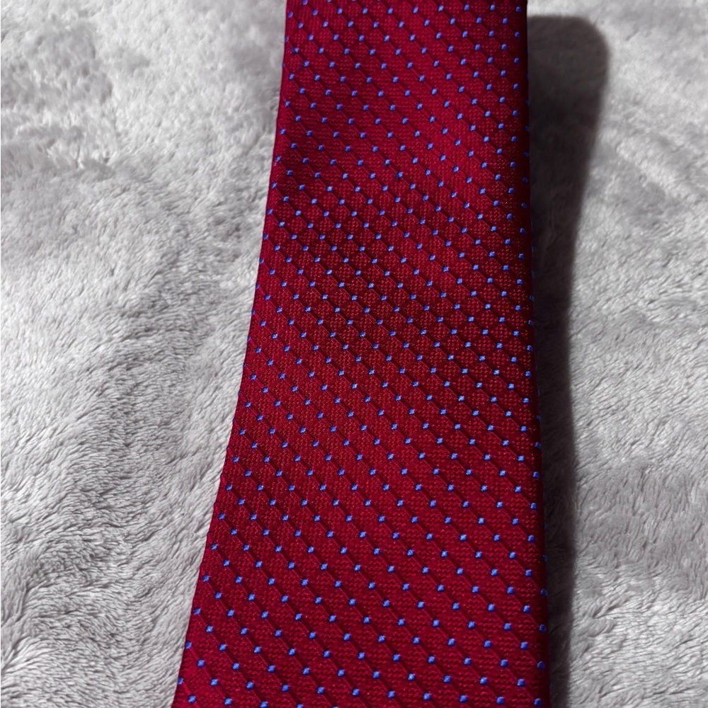 Tommy Hilfiger Red Tie with Blue Accents - Picture 3 of 6